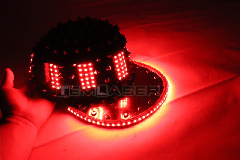 Unisex Punk Hedgehog Rock Rivet Cap Newest Unique Gold Silver Rivet LED Hat Fashion Snapback for Street Hip-hop Rivet man woman